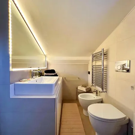 Art Lover's Loft Rom